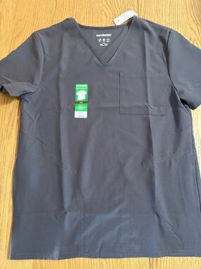 Scrubstar Men’s V-Neck Short Sleeve Top in Charcoal Gray